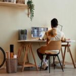 Kad se ured preseli u dnevni boravak: kako zaštititi svoje slobodno vrijeme